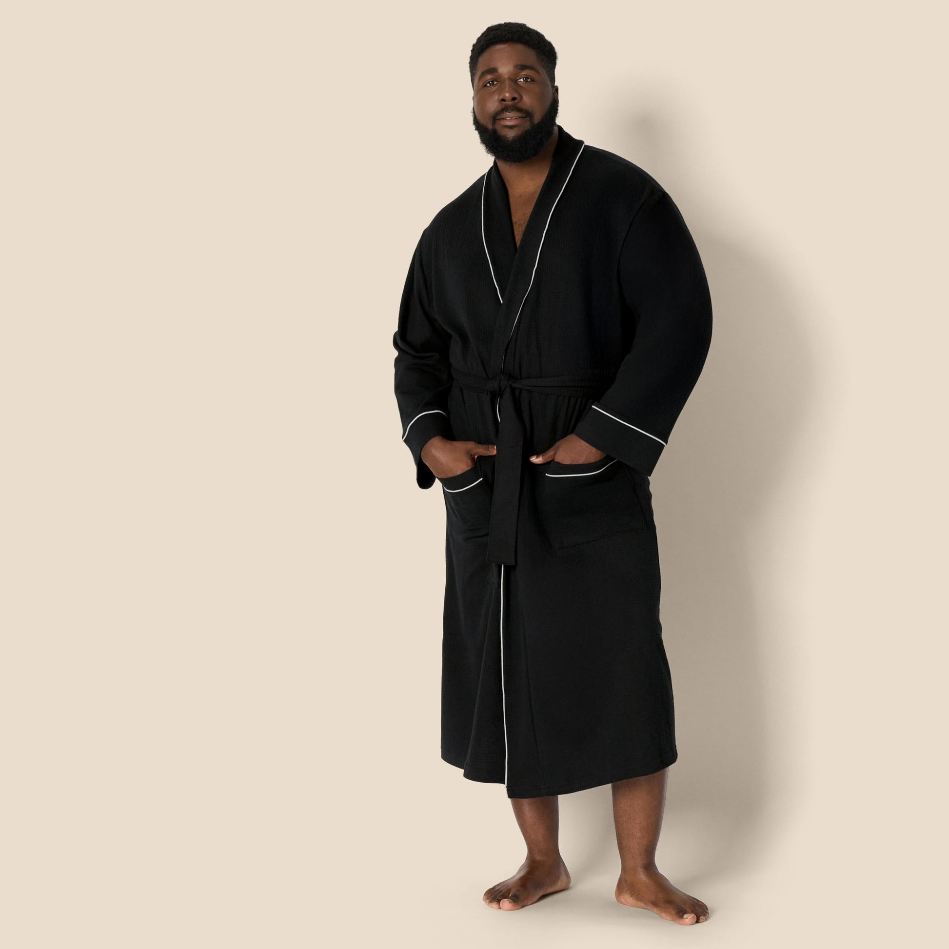 Amazon Essentials Men's Lightweight Waffle Bathrobe (Available in Big & Tall), Black, Medium-Large