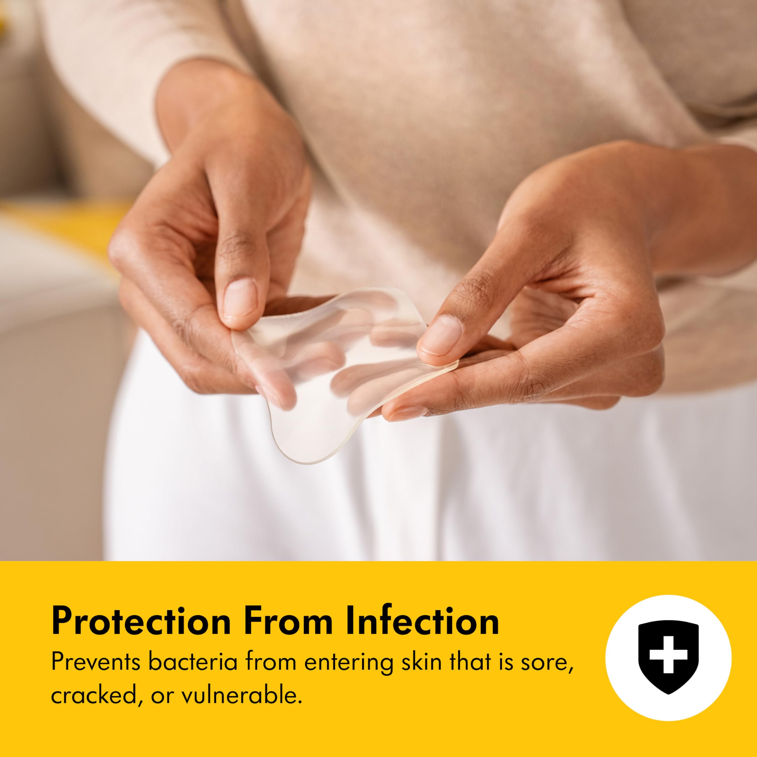 Medela Hydrogel Pads, Instant Pain Relief for Cracked or Sore Nipples from Breastfeeding and Pumping, Cooling Moisture Supports Natural Healing, Pack of 4