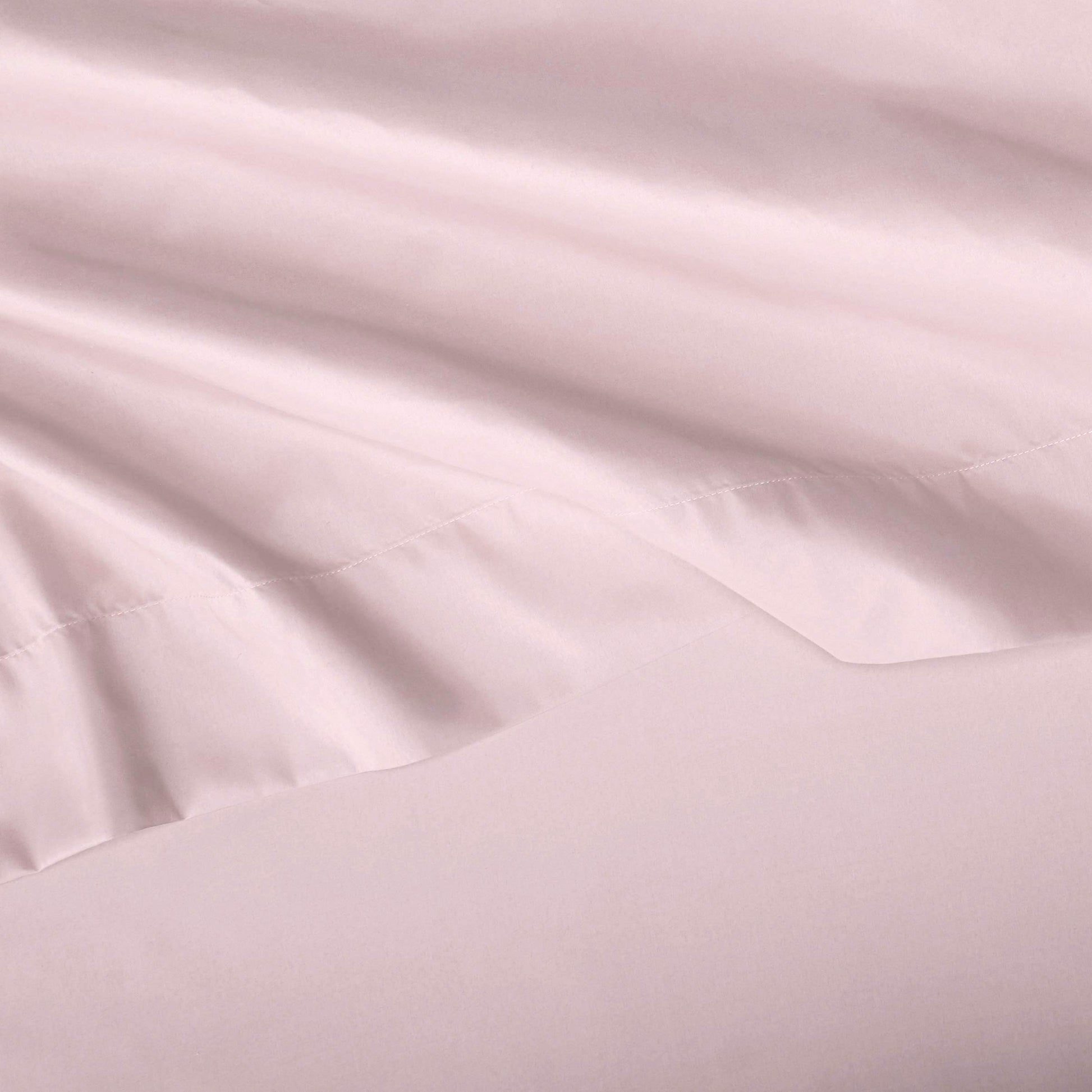 Amazon Basics Kid's Soft Easy-Wash Lightweight Microfiber 4-Piece Sheet Set, Full, Light Pink, Solid