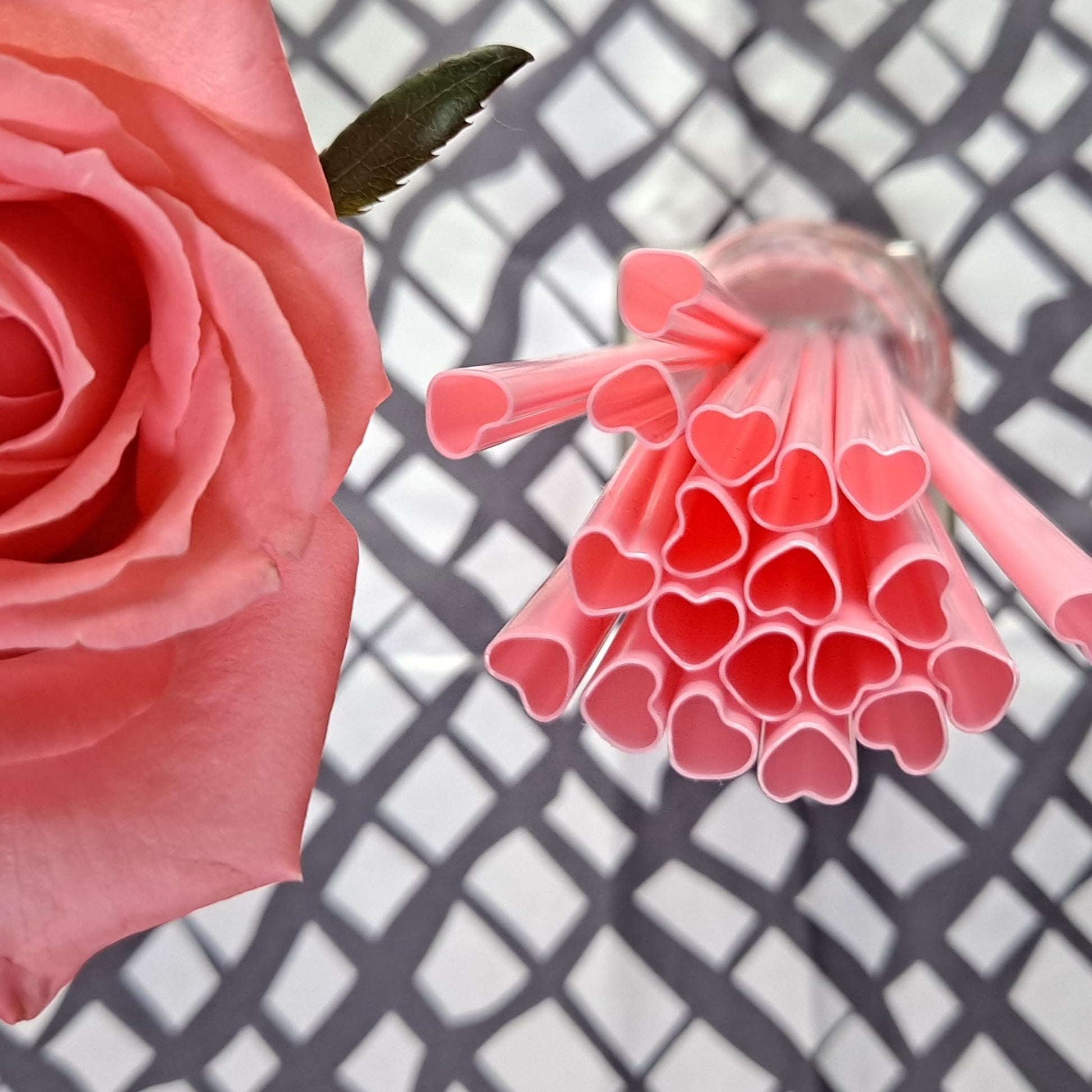 The best MOON 100pcs Heart Shaped Pink Straws Disposable Drinking Cute Straw Individually Wrapped Pink Plastic Straw Galentines Day, Cocktail, Birthday Party, Bridal Shower, Wedding Decorations