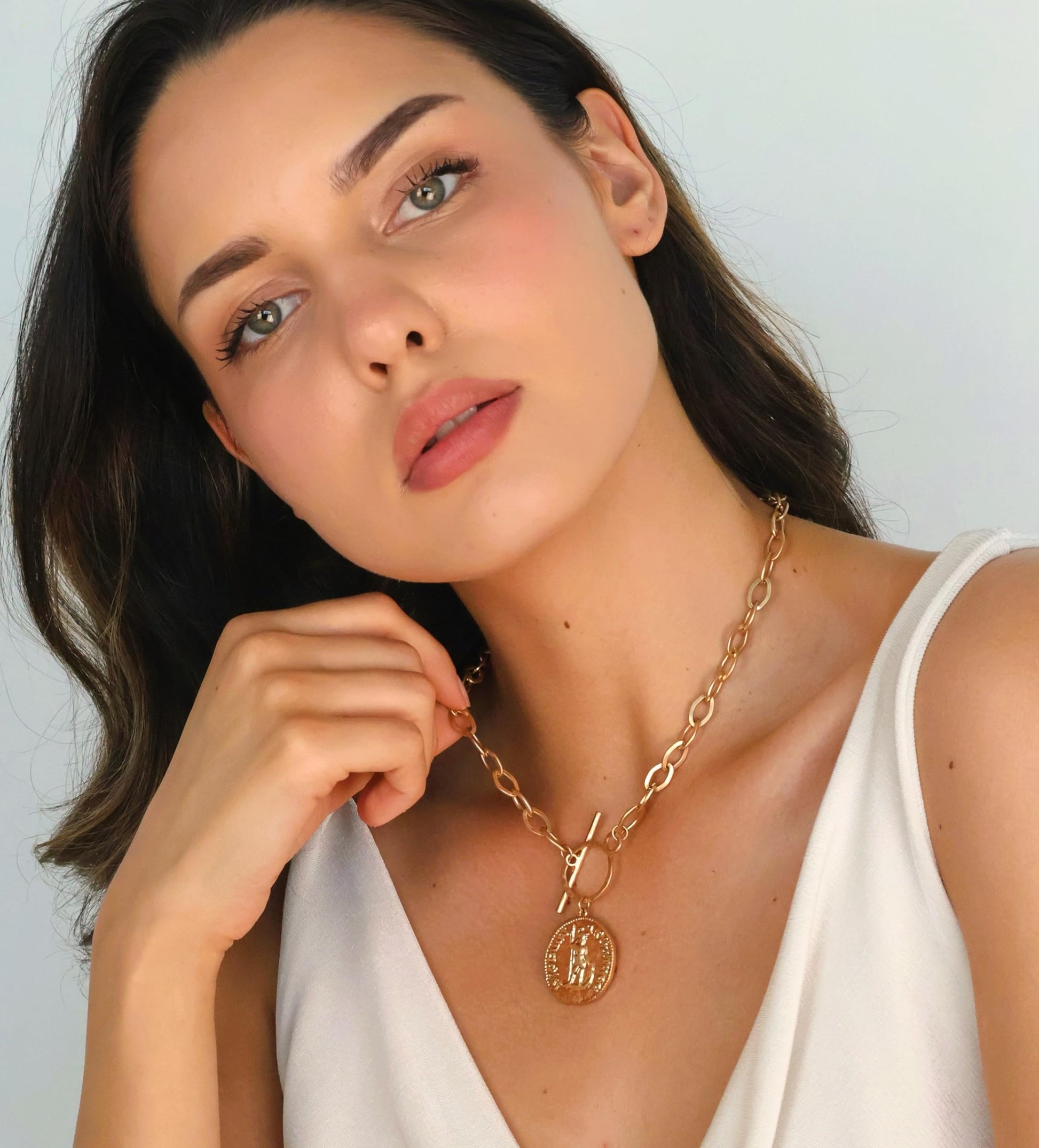 POMINA Chunky Gold Coin Necklace Trendy Fashion Statement Toggle Necklace Antique Gold Pendant Thick Link Chain Necklaces for Women (Worn Gold)