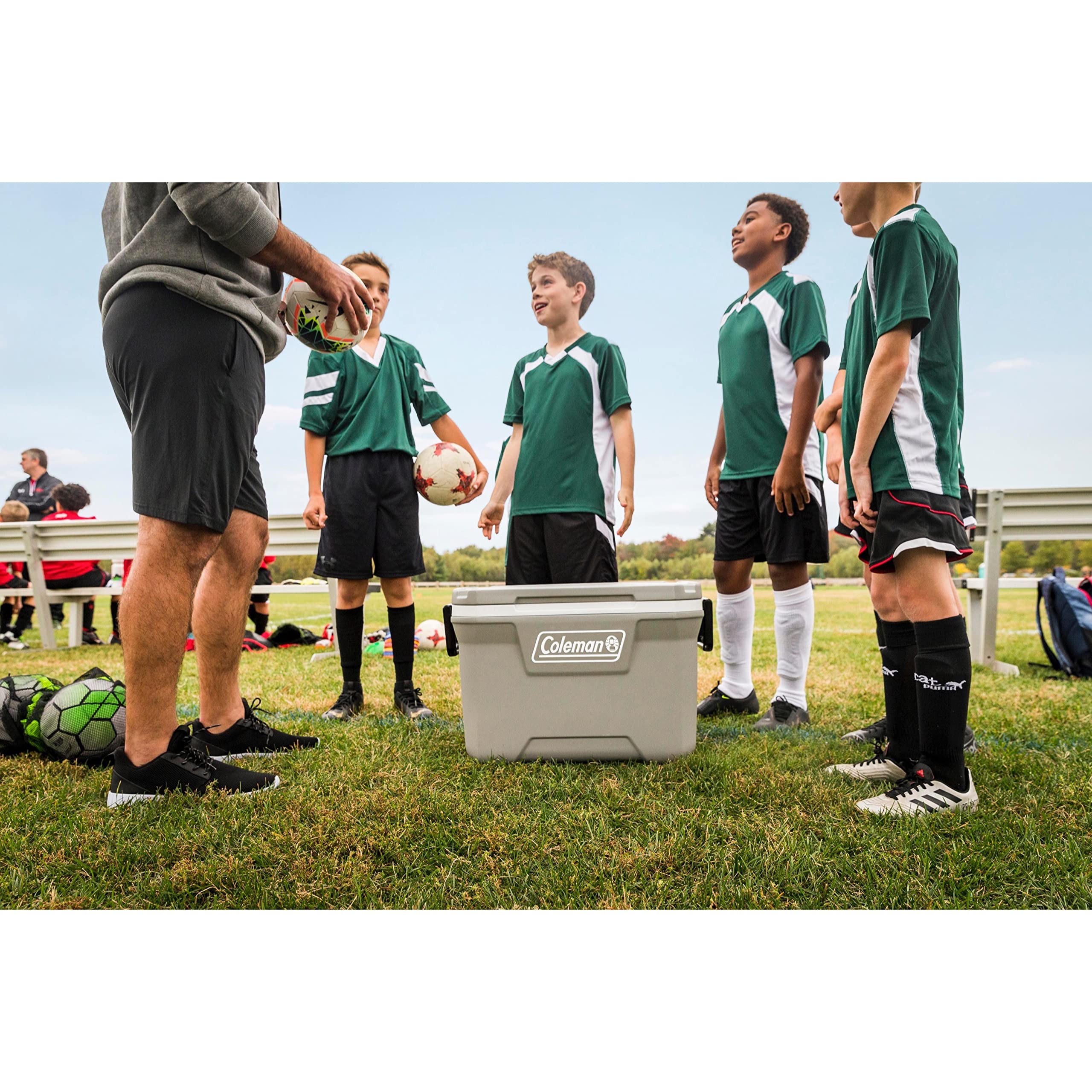 Coleman Classic Series Insulated Portable Cooler, Leak-Resistant Outdoor Hard Cooler Keeps Ice up to 5 Days, 52/70/120/150 Quart