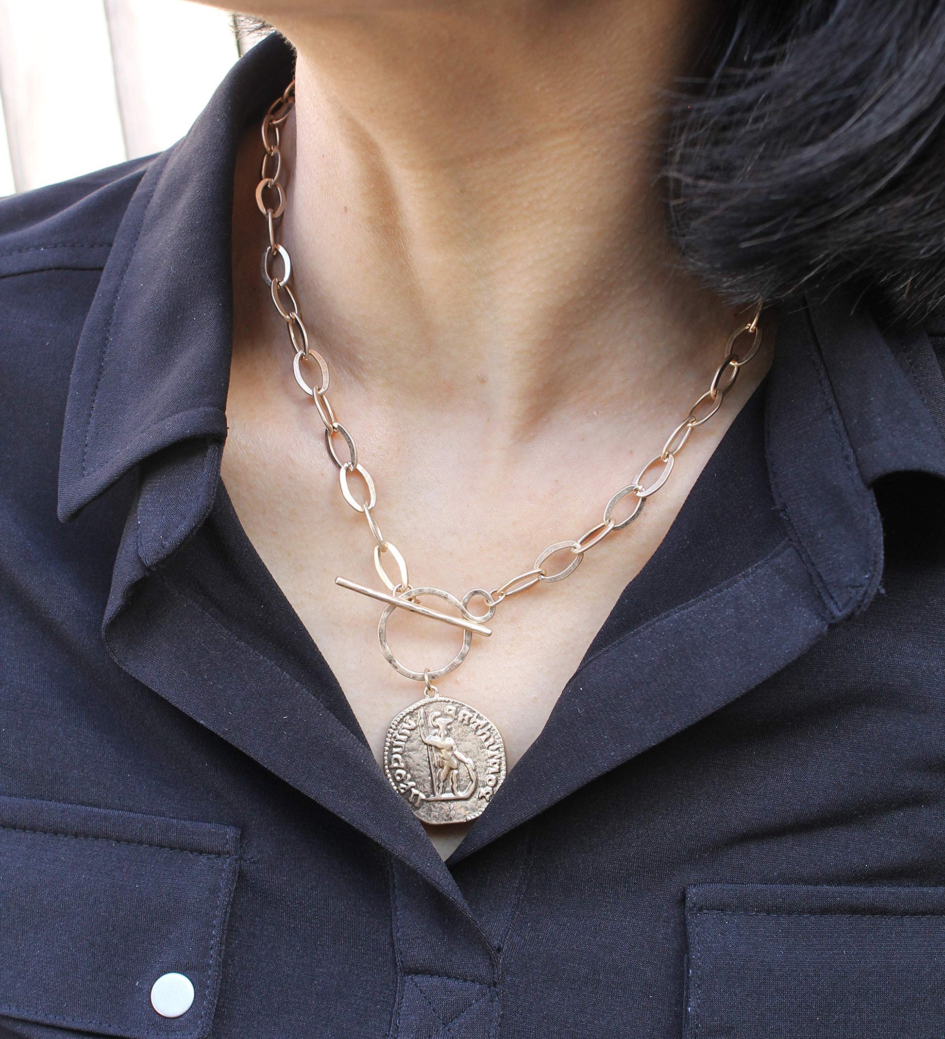 POMINA Chunky Gold Coin Necklace Trendy Fashion Statement Toggle Necklace Antique Gold Pendant Thick Link Chain Necklaces for Women (Worn Gold)